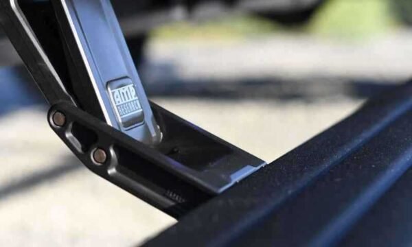 AMP Research 15-20 Chevy/GMC Silverado 2500-3500/Sierra 2500-3500/Crew & Double Cab PowerStep - Image 3