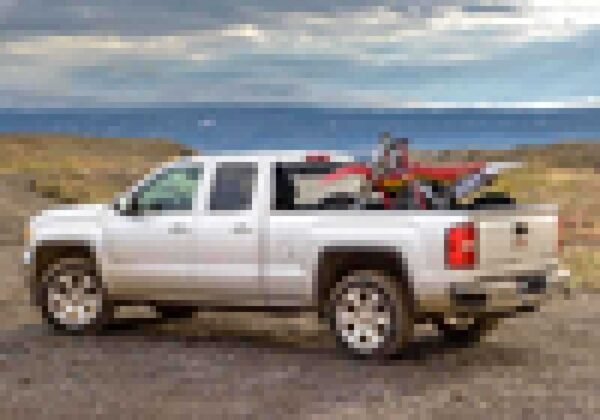 BAK 14-18 Chevy Silverado 1500 / 15-20 Chevy Silverado 2500/3500 5ft 8in Bed BAKFlip F1 - Image 4